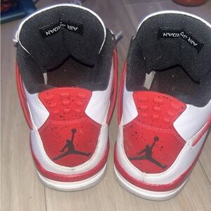 Fire Red Men’s Size 8.5 Jordan 4